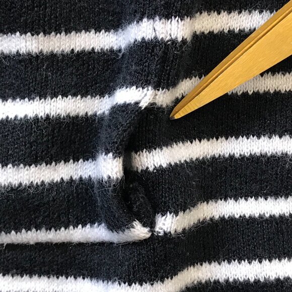 Vintage Orvis Striped V-Neck Cardigan Sweater Women's S Black White Cotton USA‎ - Picture 6 of 10